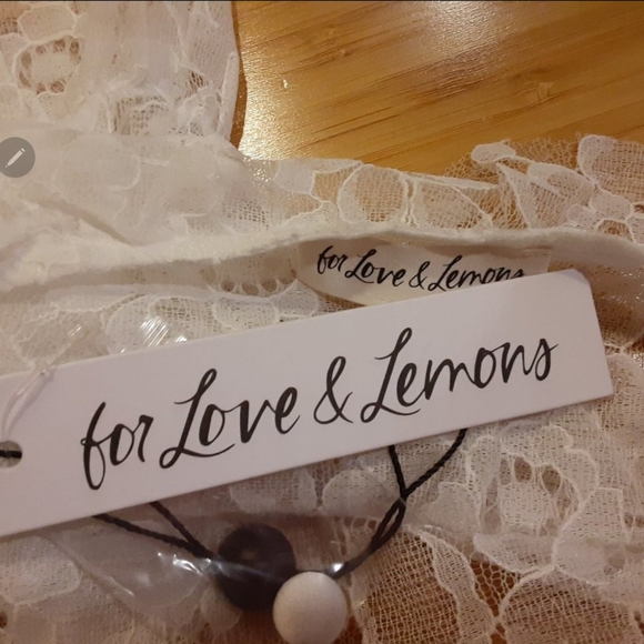 🍋***1Small Left!!**For Love and Lemons White Lace Cropped Top - Picture 5 of 8